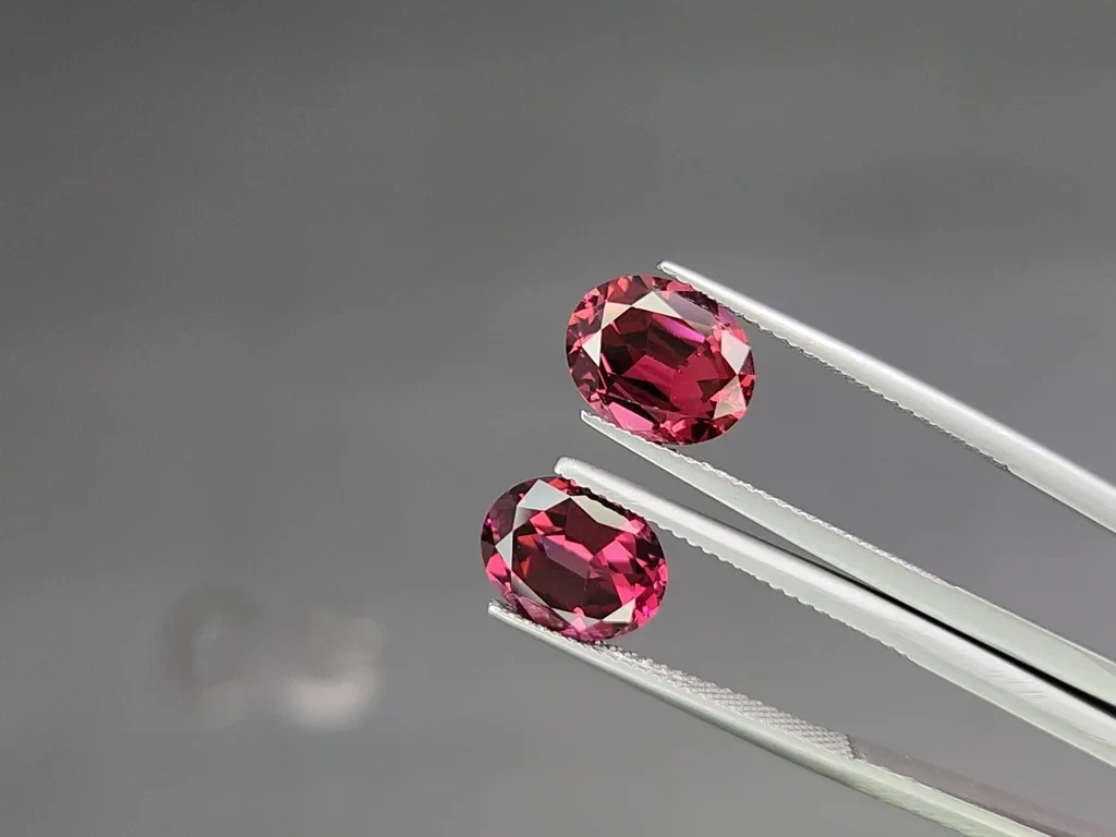 Ensemble de grenats rhodolites de taille ovale 9,37 carats, Madagascar Image №4
