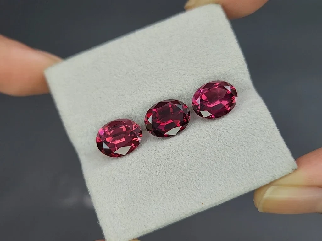 Ensemble de grenats rhodolites de taille ovale 9,37 carats, Madagascar Image №5