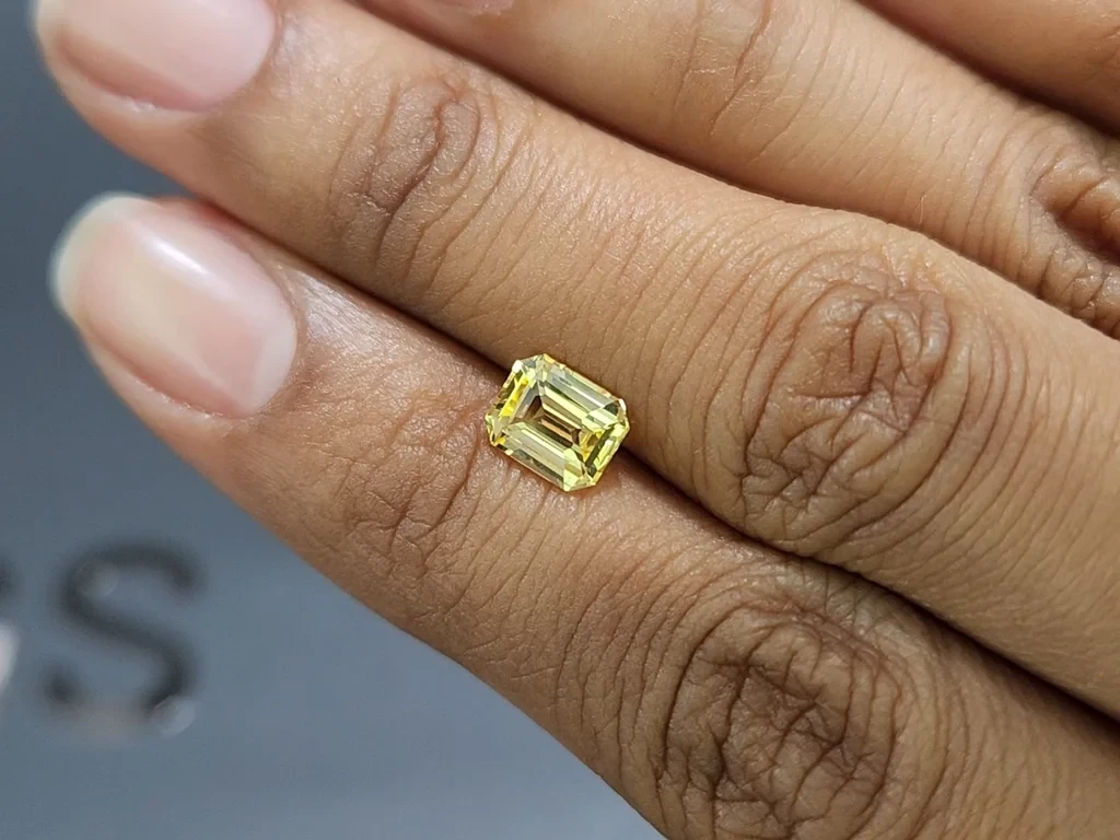 Unheated yellow sapphire octagon cut 1.54 carats, Sri Lanka Image №2