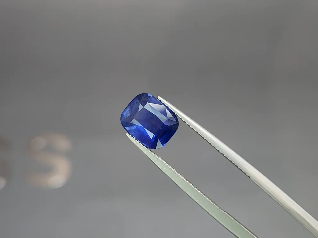 Unbehandelter saphir Royal Blue im cushion-schliff 3,55 karat, Sri Lanka Image №3
