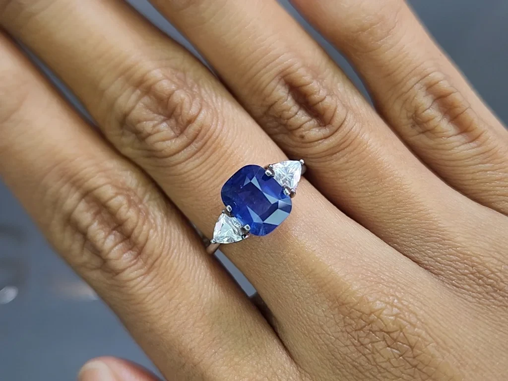 Unbehandelter saphir Royal Blue im cushion-schliff 3,55 karat, Sri Lanka Image №5