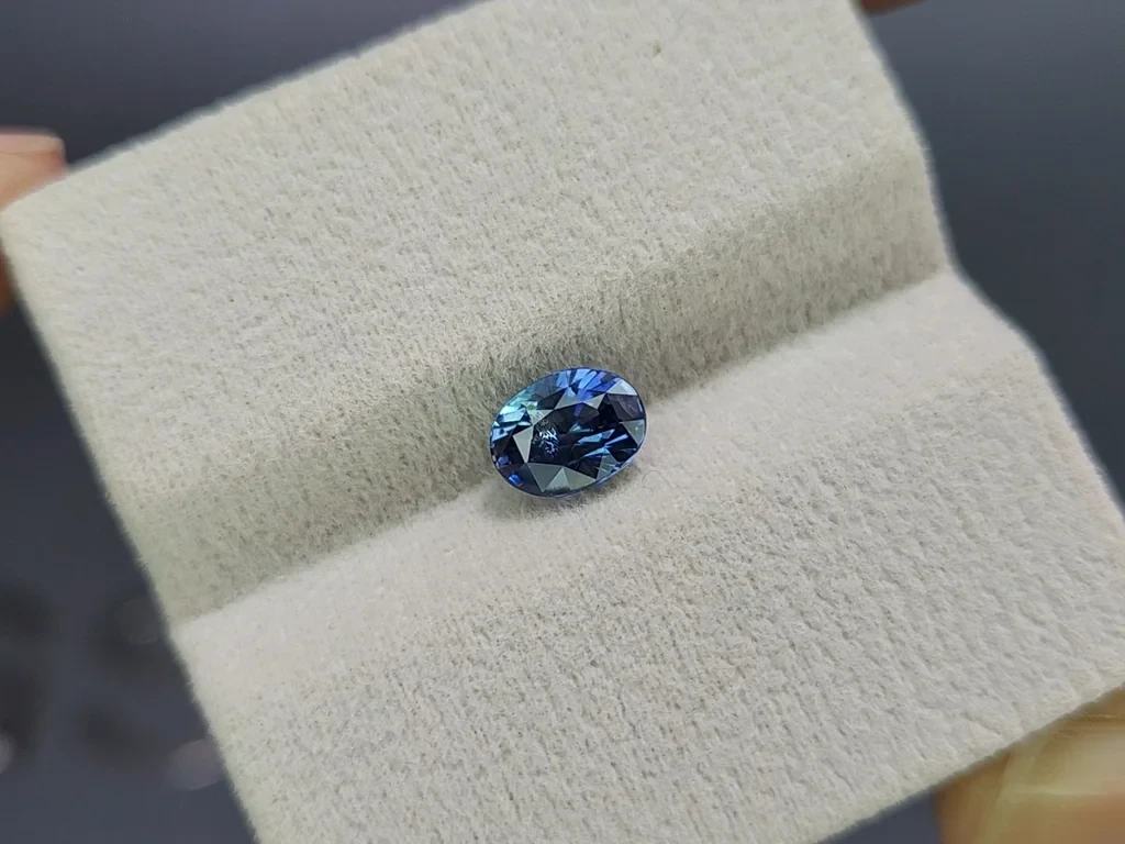 Unheated blue sapphire oval cut  1.65 carats, Sri Lanka Image №4