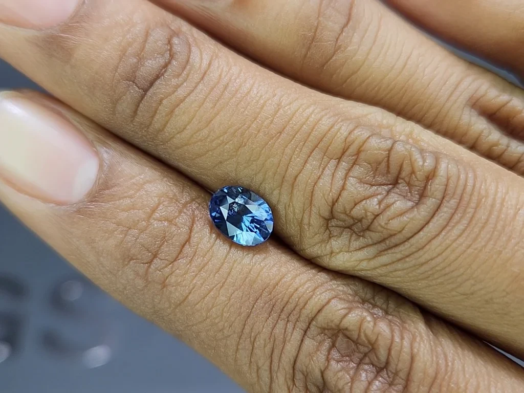 Unheated blue sapphire oval cut  1.65 carats, Sri Lanka Image №2