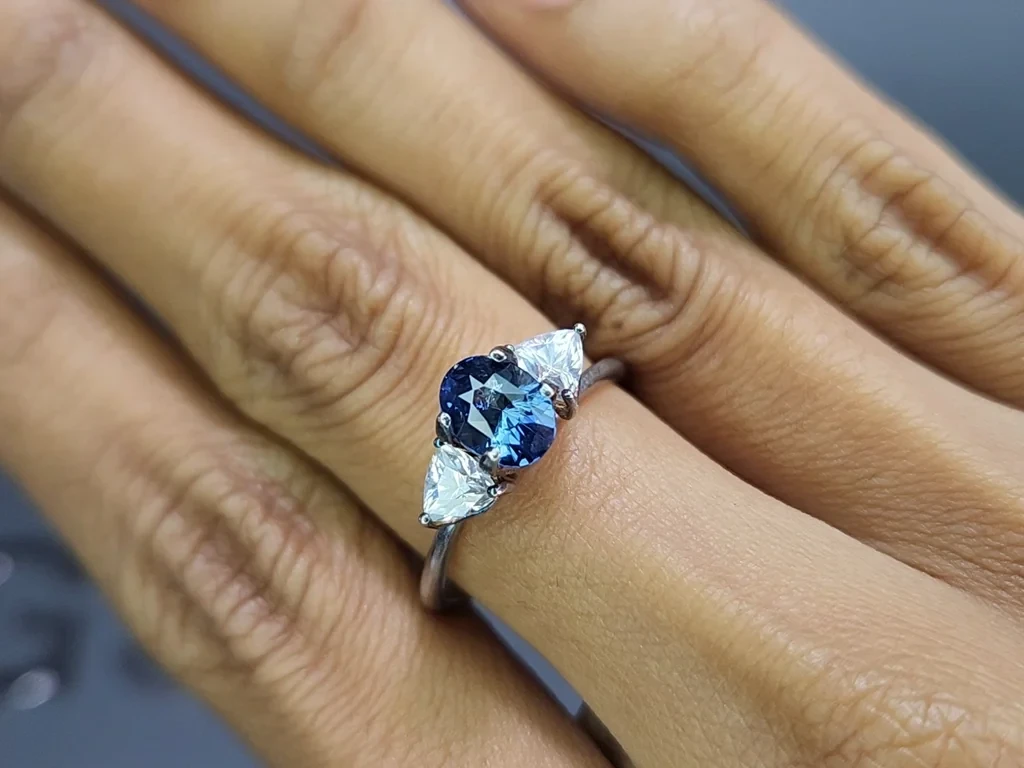 Unheated blue sapphire oval cut  1.65 carats, Sri Lanka Image №5
