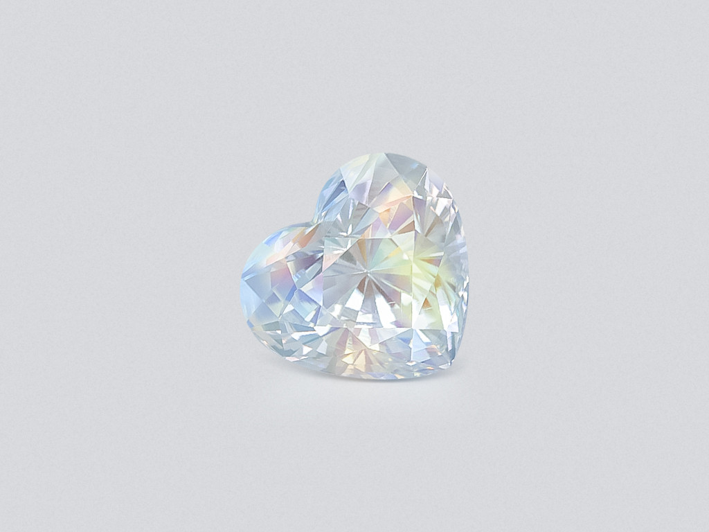 Pierre de lune arc-en-ciel taille en cœur 7,04 carats, Madagascar Image №1