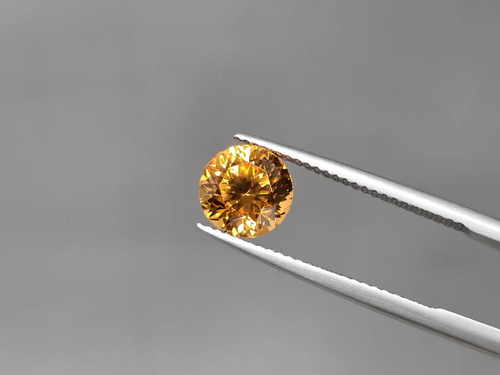 Spessartine vibrant Fanta colored round cut 3.48 carats, Madagascar Image №2