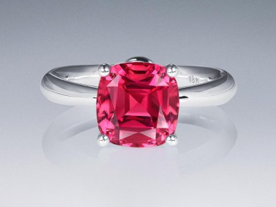 Ring with rich pink rubellite 2.95 carats in 18K white gold photo