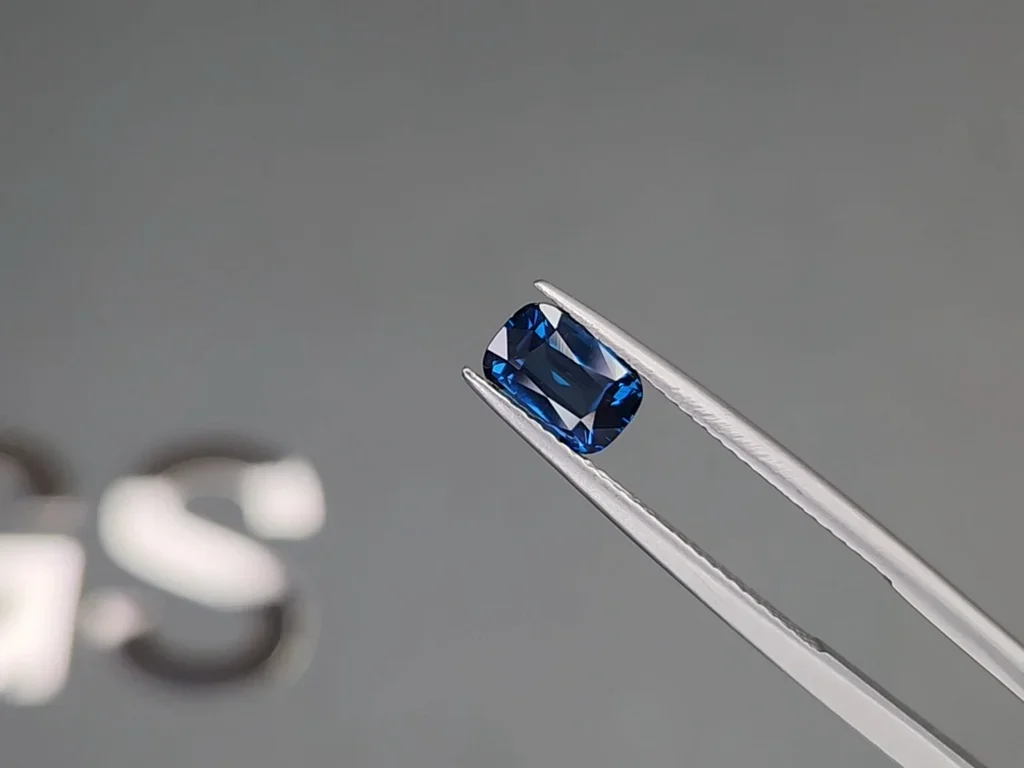 Blauer kobalt-spinell im kissenschliff 1,23 karat, Tansania Image №3