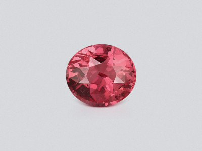 Spinelle Mahenge rose vif taille ovale 1,56 ct Tanzanie photo