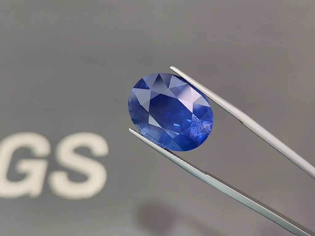 Rare unheated sapphire Royal Blue rutile silk oval cut 31.56 carats, Burma Image №3