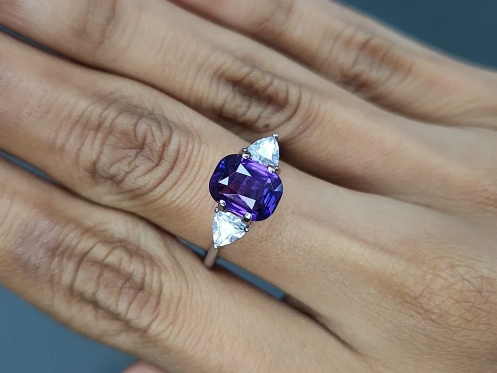 Zafiro púrpura de talla cojín sin calentar de 3,06 carats, de Sri Lanka Image №5