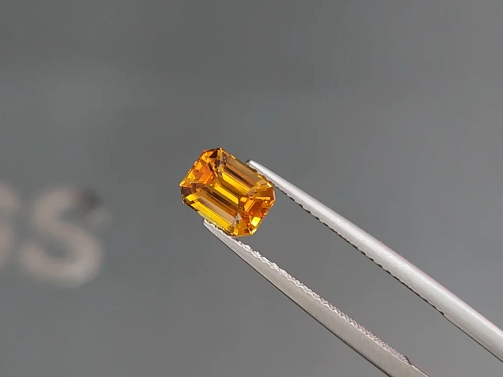 Yellow sapphire octagon cut 1.56 carats, Sri Lanka Image №3
