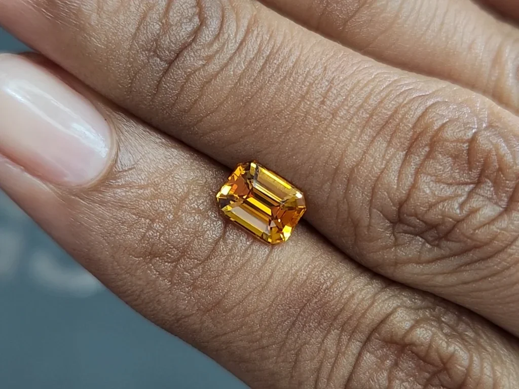 Yellow sapphire octagon cut 1.56 carats, Sri Lanka Image №2