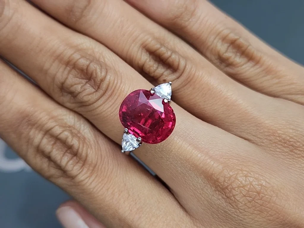 Turmalina rubelita talla cojín 7,68 quilates, África Image №5