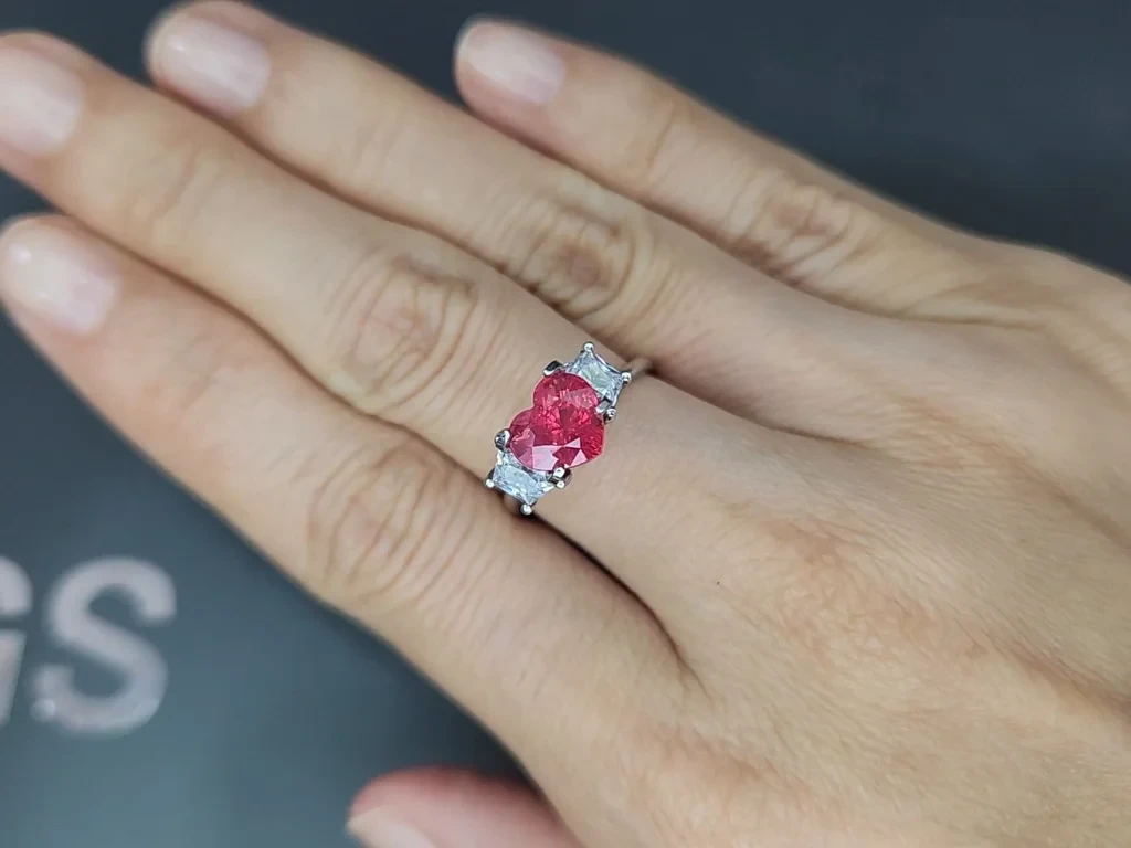 Spinelle rose vif de Mahenge taille cœur, 2,01 carats, Tanzanie Image №5
