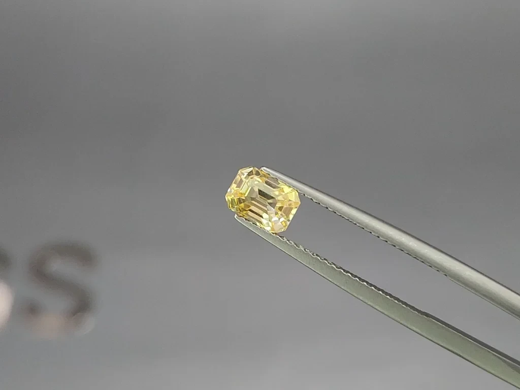 Unheated yellow sapphire octagon cut 1.55 carats, Sri Lanka Image №3