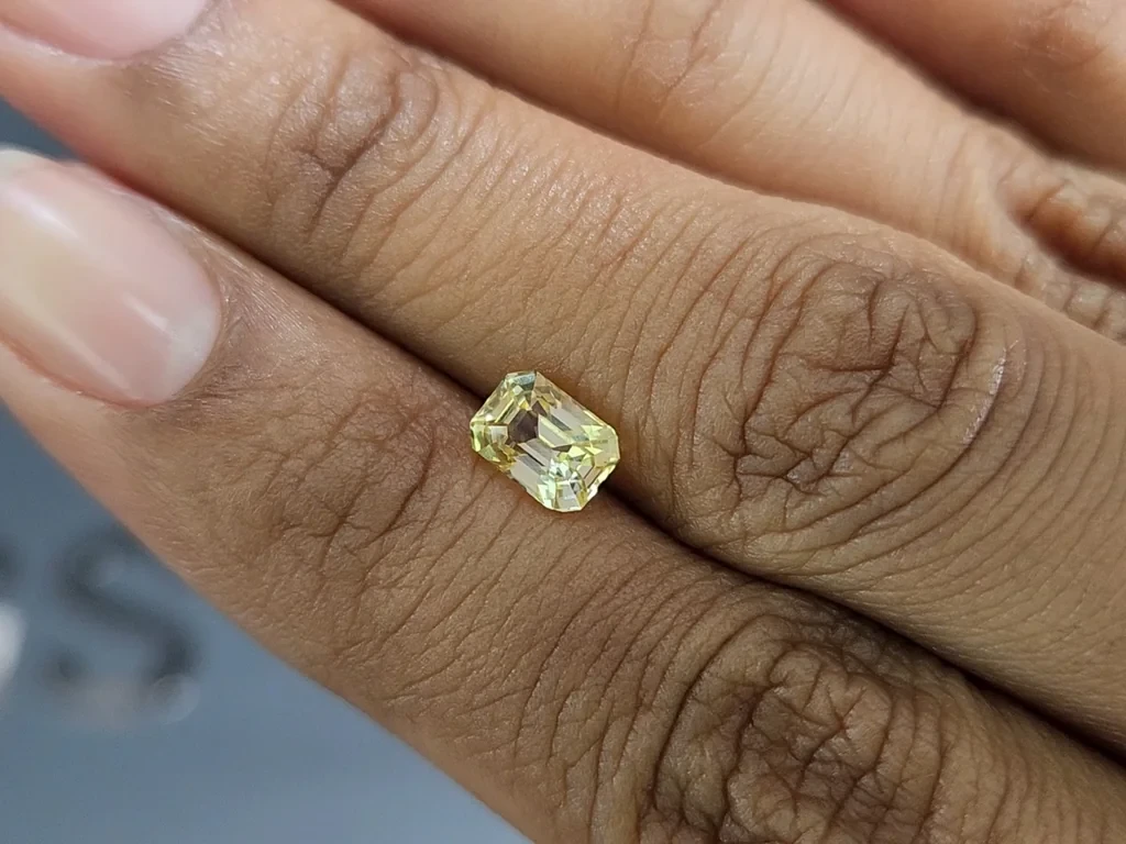 Unheated yellow sapphire octagon cut 1.55 carats, Sri Lanka Image №2