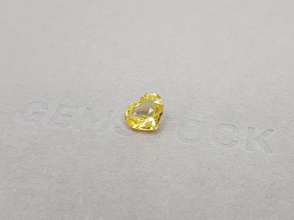 Heart cut yellow sapphire 2.02 ct, Sri Lanka Image №3