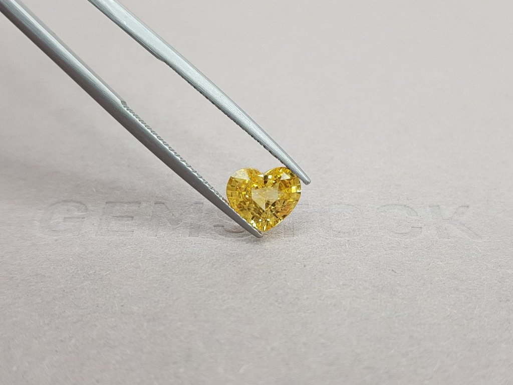 Heart cut yellow sapphire 2.02 ct, Sri Lanka Image №4