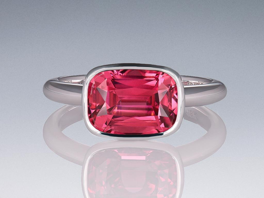Ring with pink rubellite 3.55 carats in 18-carat white gold Image №1
