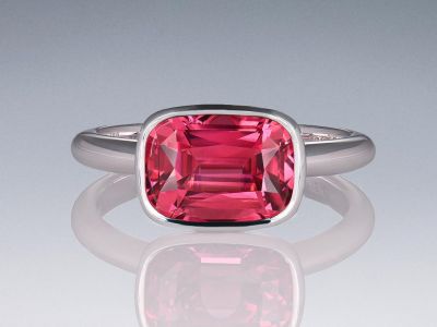 Ring with pink rubellite 3.55 carats in 18K white gold photo