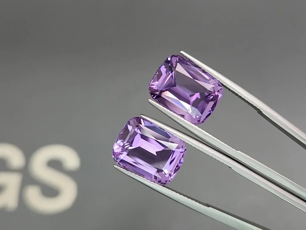 Paar Amethyste im Kissenschliff, 15,13 Karat  Image №3