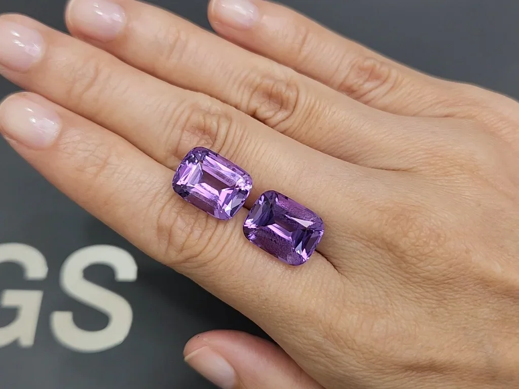 Paar Amethyste im Kissenschliff, 15,13 Karat  Image №2