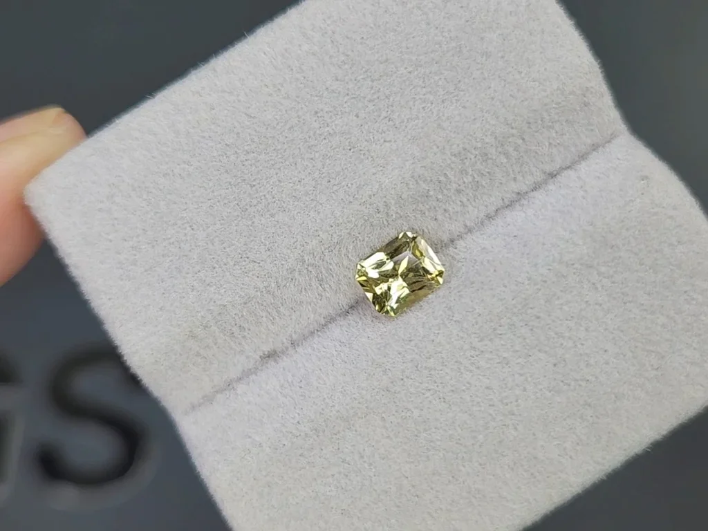 Untreated yellow sapphire radiant cut 0.79ct, Madagascar Image №4