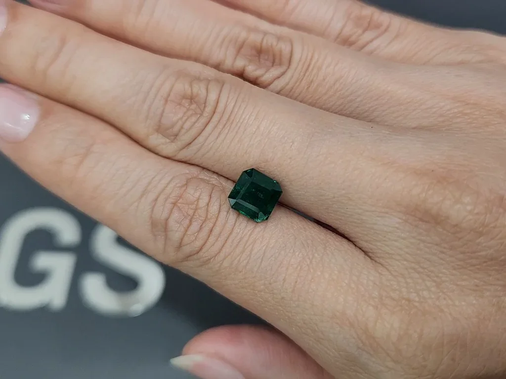 Émeraude taille octogonale vert vif de 2,02 carats, Pakistan Image №2