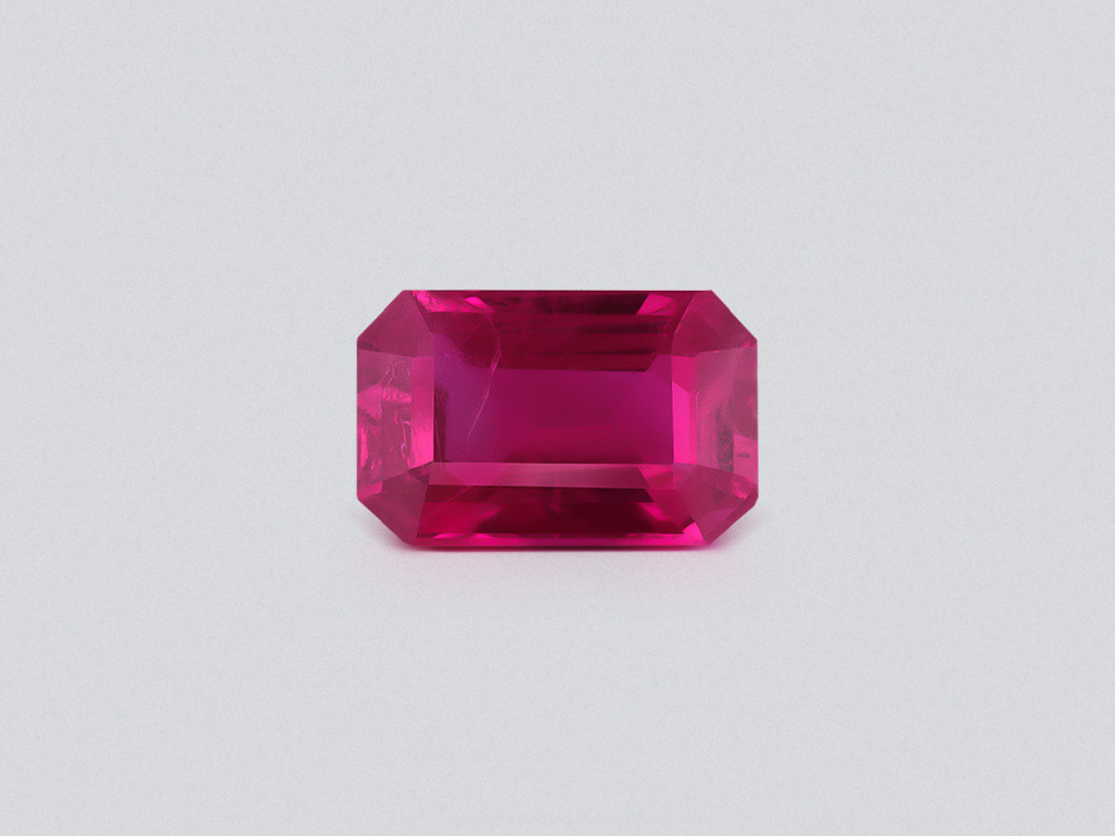 Rubis sang de pigeon taille octogonale 0,61 ct, Birmanie Image №1