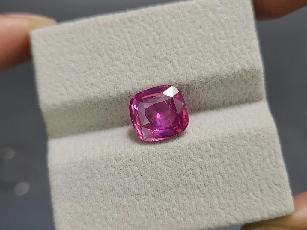 Saphir rose non chauffé taille coussin 5,02 carats, Sri Lanka Image №4