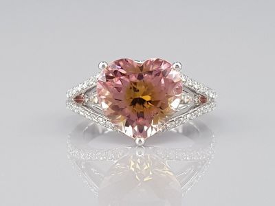 Ring with bi-color tourmaline 4.03 ct  and diamonds in 18K white gold photo