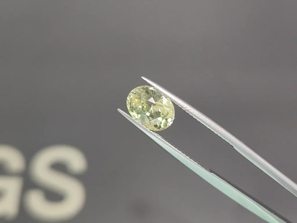 Chrysoberyl in oval cut 2.99 carats, Sri Lanka   Image №3
