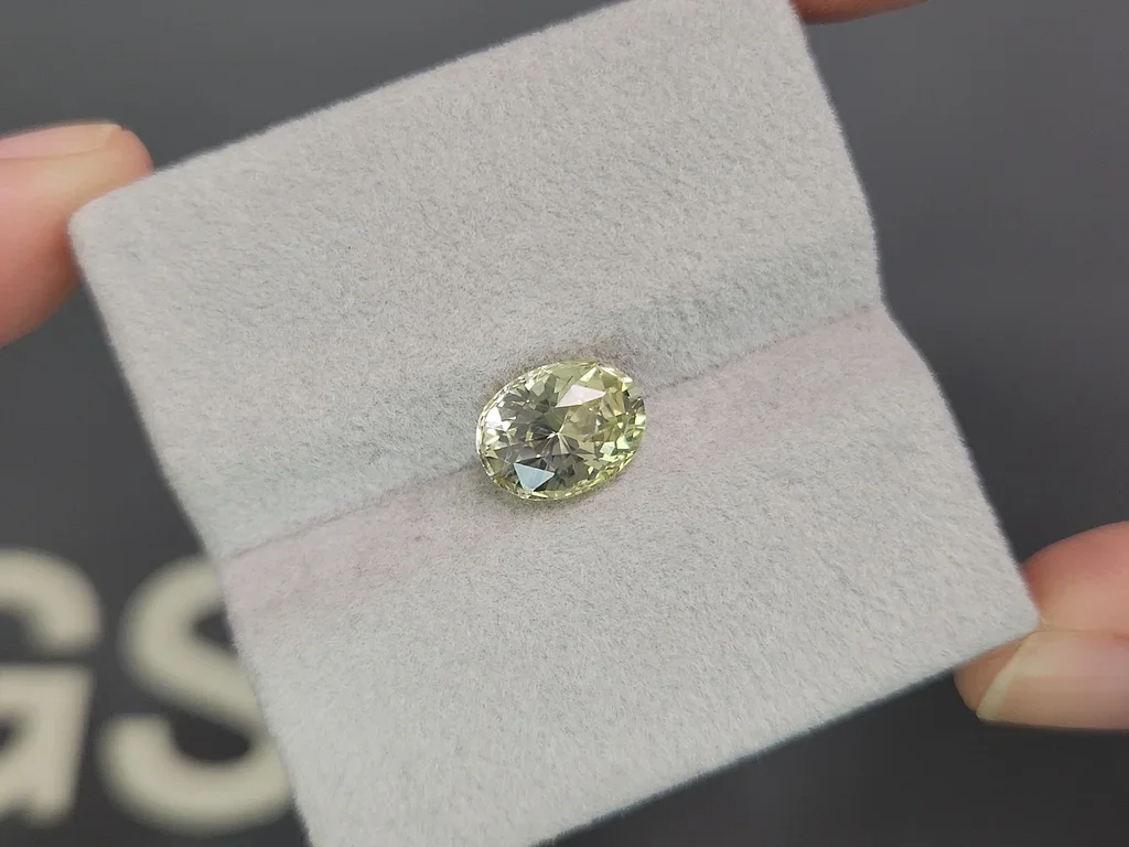 Chrysoberyl in oval cut 2.99 carats, Sri Lanka   Image №4