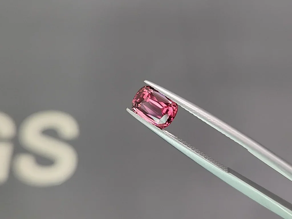 Rhodolite garnet cushion cut 1.67carats, Tanzania Image №3