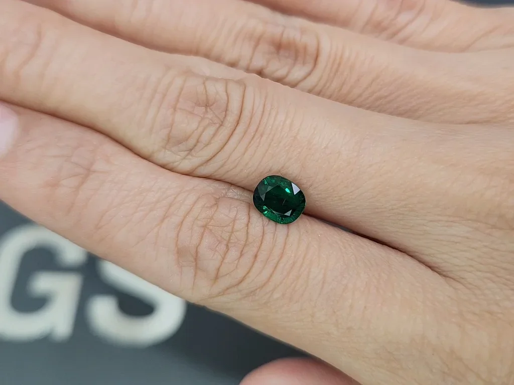 Emerald Vivid Green cushion cut 0.93 carats, Panjshir Image №2