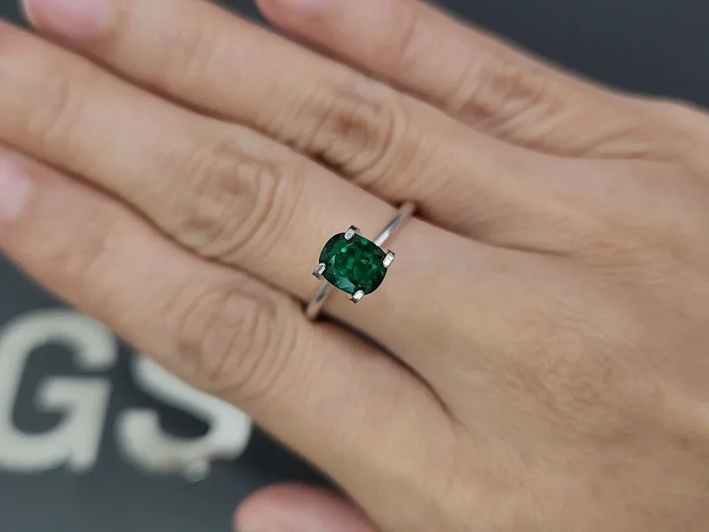 Emerald Vivid Green cushion cut 0.93 carats, Panjshir Image №5