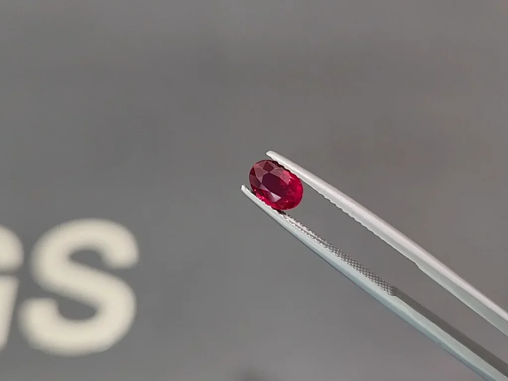 Unheated ruby Pigeon Blood oval cut 1.00 carats, Mozambique Image №3