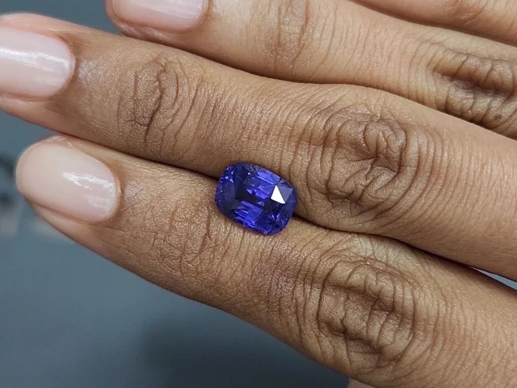 Zafiro púrpura de talla cojín sin calentar de 4,58 quilates, Sri Lanka Image №2