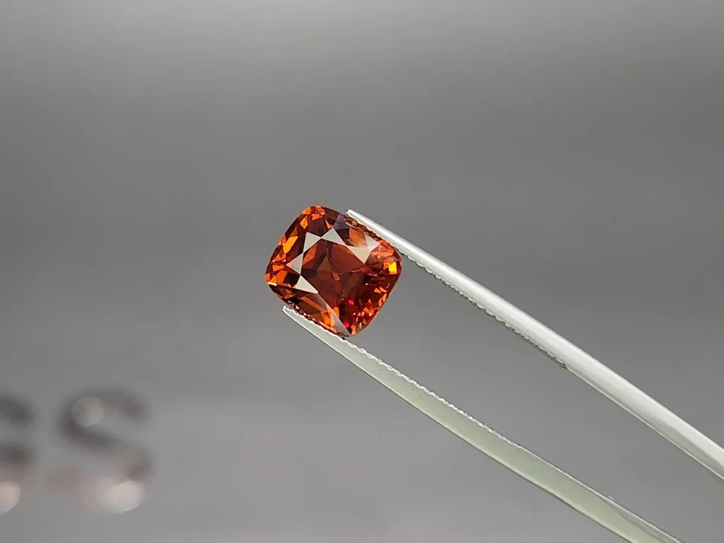 Grenat spessartine taille coussin 4,99 carats, Tanzanie Image №3