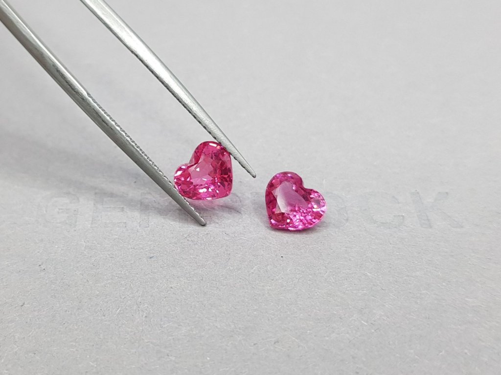 Pair of vibrant pink Mahenge spinels 3.15 ct Image №4