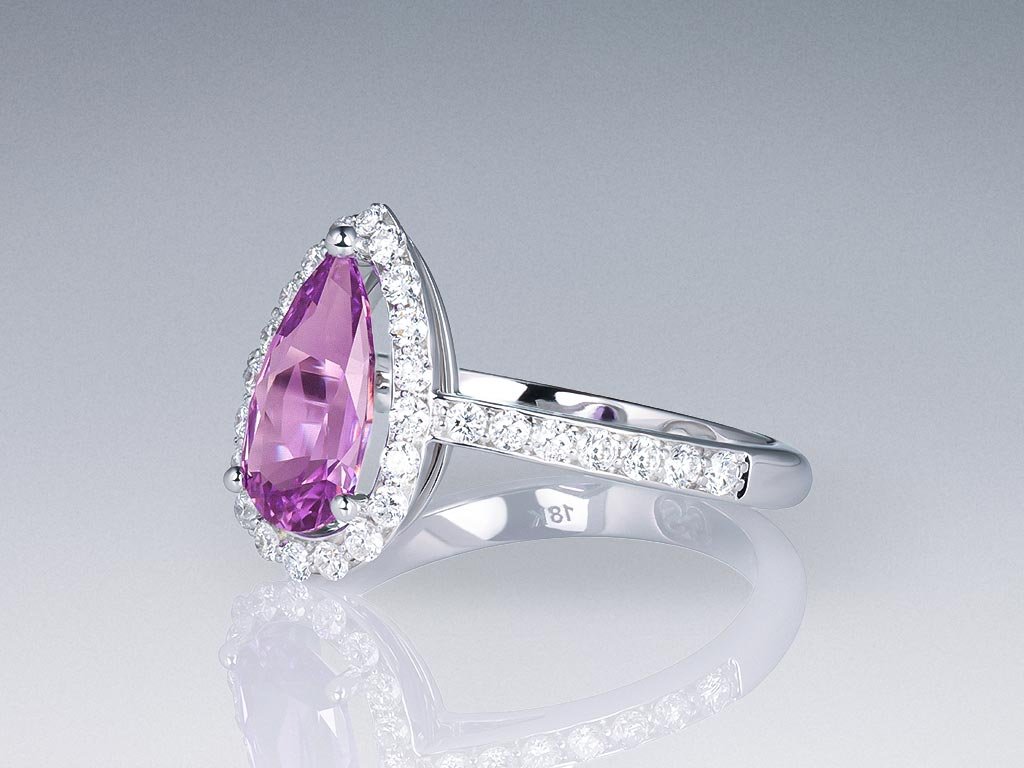 Ring with vivid purple sapphire 1.23 ct  and diamonds in 18K white gold Image №3