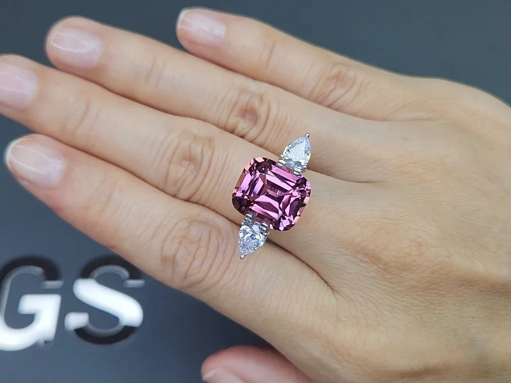 Turmalina rosa talla cojín 8,37 quilates, África Image №5