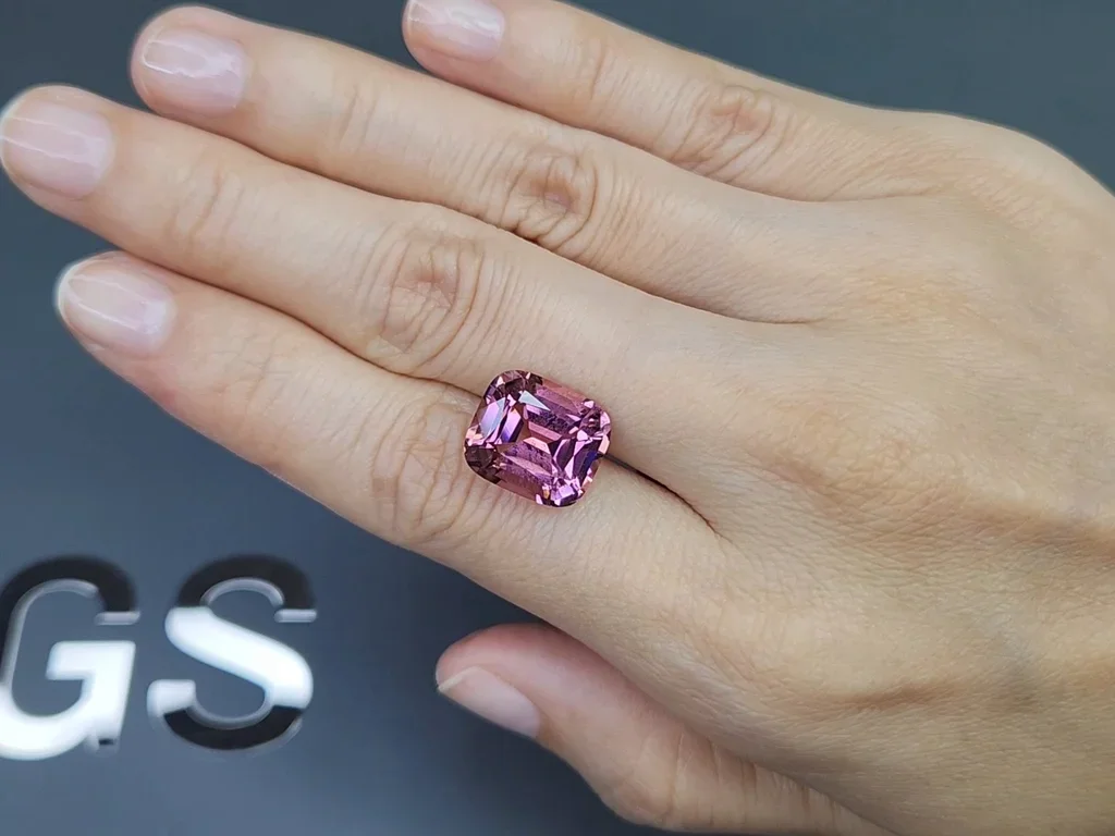 Turmalina rosa talla cojín 8,37 quilates, África Image №2