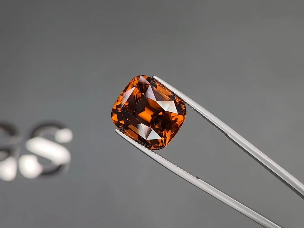 Large orange-brown zircon in cushion cut 23.68 carats, Tanzania Image №3