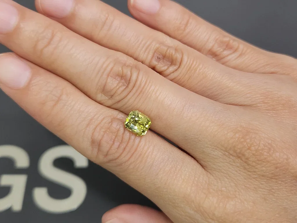Chrysoberyl in radiant cut 2.22 carats, Sri Lanka Image №2
