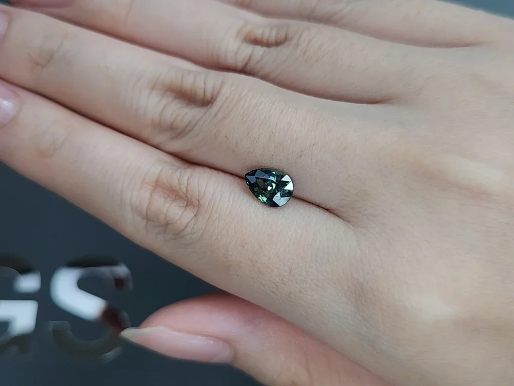 Saphir bicolore taille poire 1,58 carat, Madagascar Image №2