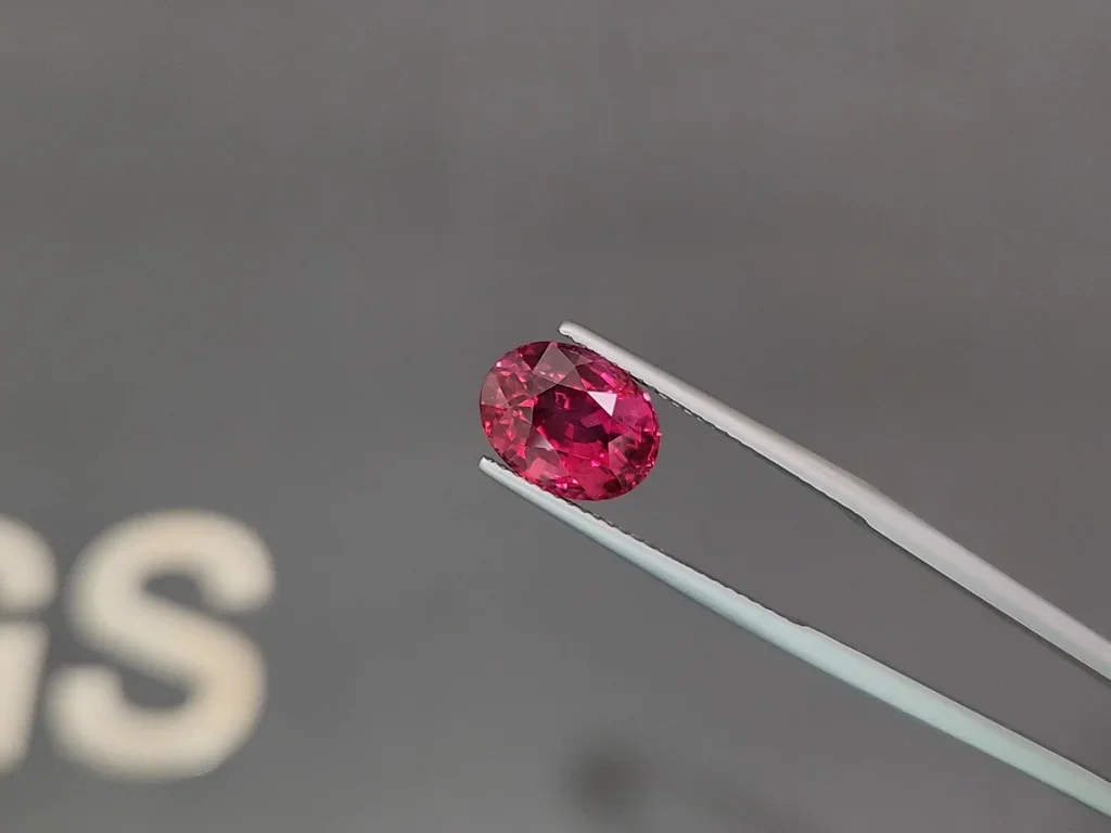Unheated Pigeon's Blood red ruby in oval cut 5.13 carats, Mozambique Image №3