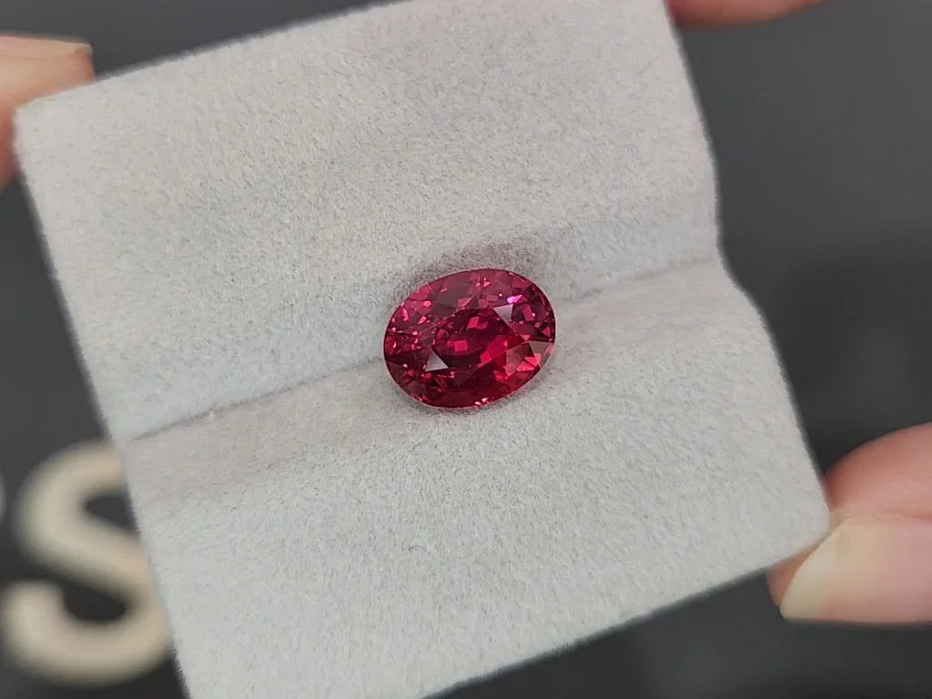 Unheated Pigeon's Blood red ruby in oval cut 5.13 carats, Mozambique Image №4