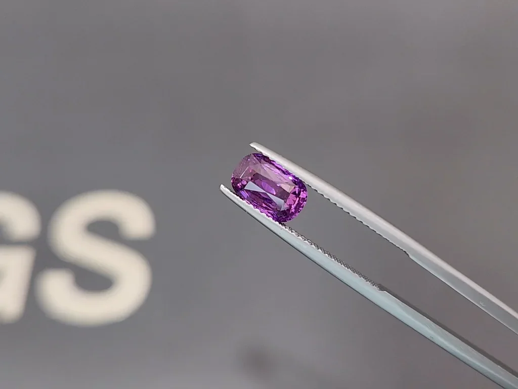 Unheated purple sapphire cushion cut 2.00 carats, Sri Lanka Image №3